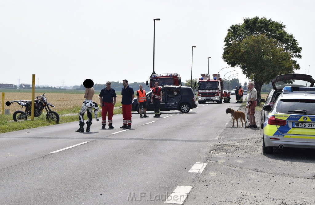 Schwerer Krad Pkw Unfall Koeln Porz Libur Liburer Landstr (Krad Fahrer nach Tagen verstorben) P039.JPG - Miklos Laubert